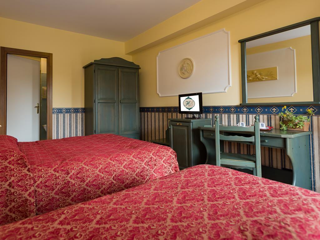 Hotel Louis II Ciampino Extérieur photo